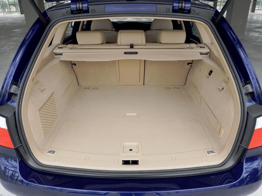  BMW 530i Touring 2007 года  (фото 23 из 46)